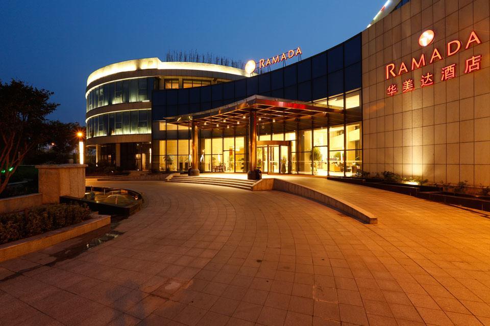 Hotel Ramada Nanjing Nanking Exterior foto